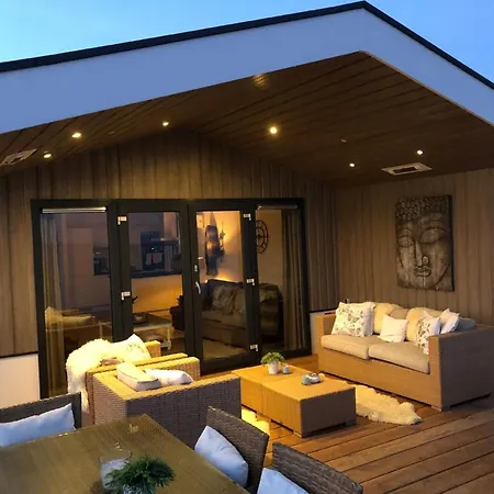 Neue Luxus-ferienvilla Direkt An Der Markerijsselmeer In *
