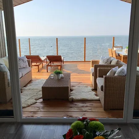 Neue Luxus-ferienvilla Direkt An Der Markerijsselmeer In
