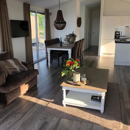 Neue Luxus-ferienvilla Direkt An Der Markerijsselmeer In *